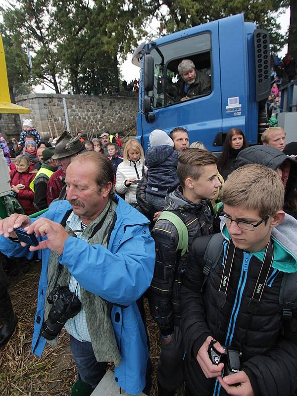 Výlov Rožmberku sledovaly desetitisíce lidí.