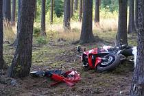 Mladík na motorce zemřel v sobotu nad ránem v lese na Táborsku . Ve stejný den tragicky zahynuli další dva muži.