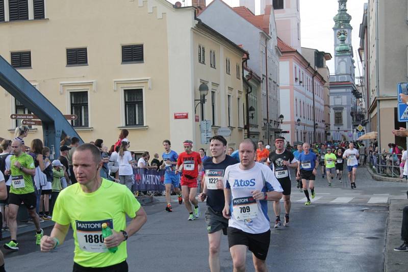 Závodníci Mattoni 1/2Maratonu 2016 v Českých Budějovicích.