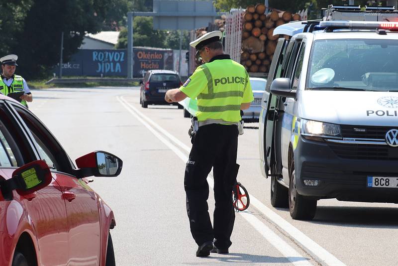 Vážná bouračka na levobřežní komunikaci v Českých Budějovicích.