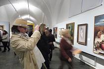 V Alšově jihočeské galerii v Hluboké nad Vltavou je k vidění výstava Košická moderna reflektující umění 20. let 20. století v východoslovenské metropoli. Stálá expozice Meziprůzkumy byla doplněna o intervenci u vchodu do galerie.