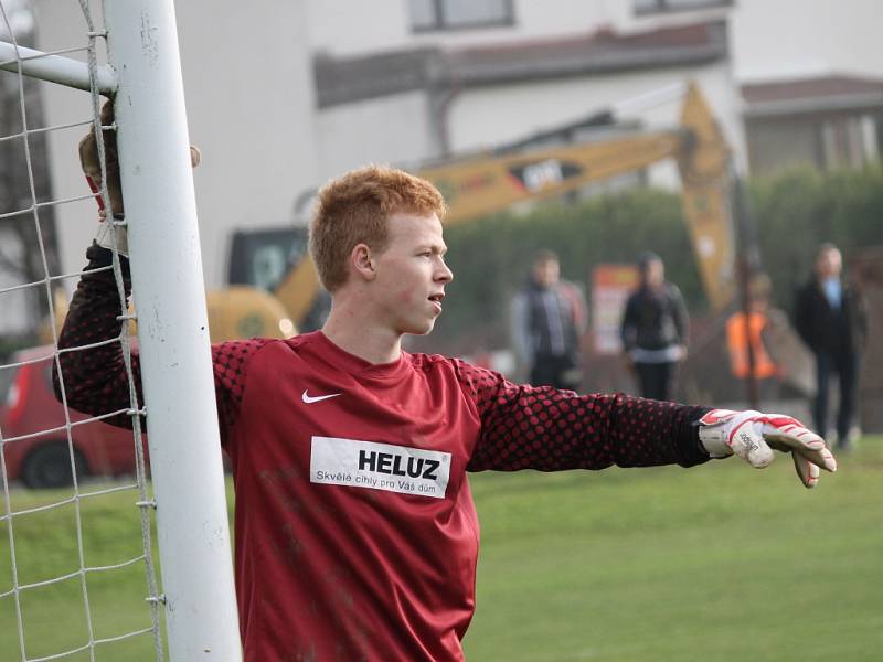 na závěr podzimu Ševětín (v černém) v derby remizoval s Dolním Bukovskem 2:2.