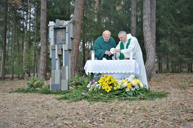 Jihočeskou krajinu zdobí novodobá kaplička.