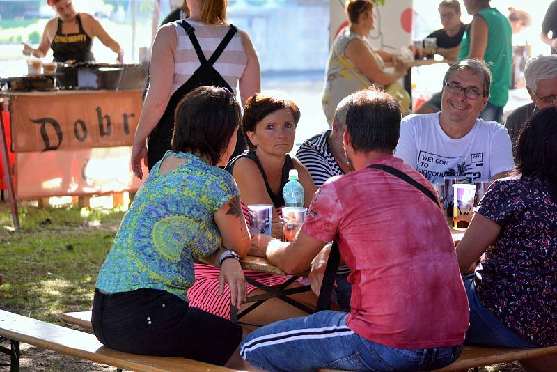 V sobotu čekalo návštěvníky Týna nad Vltavou i místní spousta piva a muziky. Foto: Miroslav Bžoch