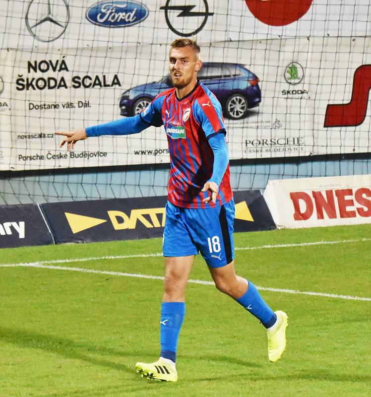 Fotbalisté Dynama v 10. kole FORTUNA:LIGY se v sobotu večer střetli na Střeleckém ostrově s Viktorií Plzeň a přes veškerou snahu favorizovanému soupeři podlehli možná až trošku příliš krutě 0:3.