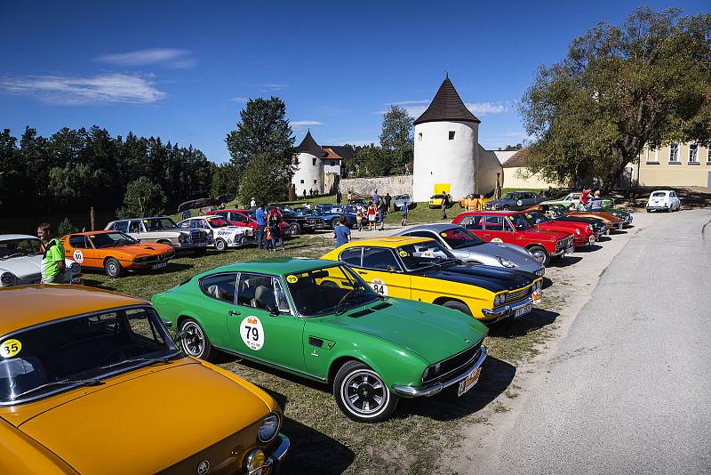 Veteránská rallye South Bohemia Classic představí nablýskané vozy známých i méně známých značek.