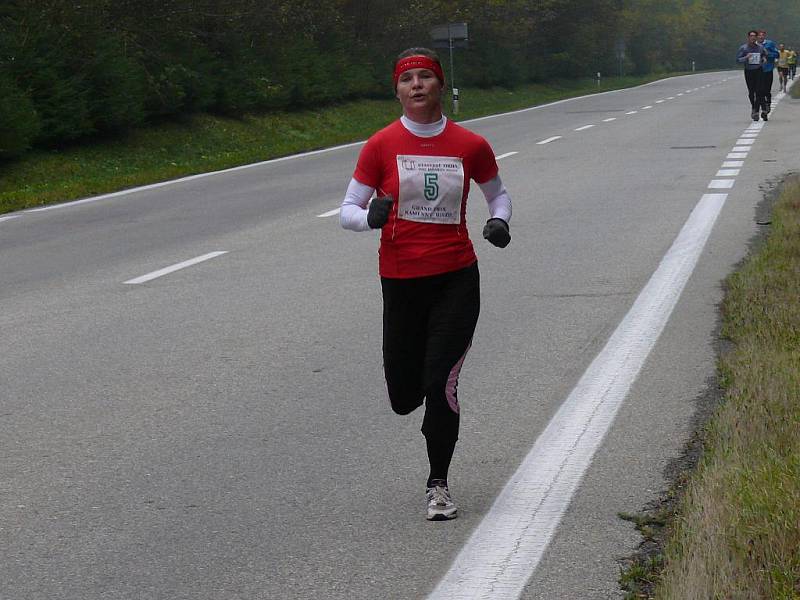 Velešínský půlmaraton 2011 s rekordní účastí, vítězka Jana Candrová