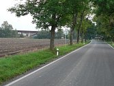 U krouhárny zelí nedaleko Roudného (na snímku vlevo) se má křížit dálnice D3 s Plavskou. Silnice by ale neměla sloužit jako přivaděč na dálnici pro České Budějovice. Naopak, dálnice by měla z Plavské odvést auta jedoucí od Římova.