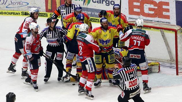 Z utkání 11. kola baráže o hokejovou extraligu ČEZ Motor České Budějovice - HC Dynamo Pardubice v českobudějovické Budvar Aréně.