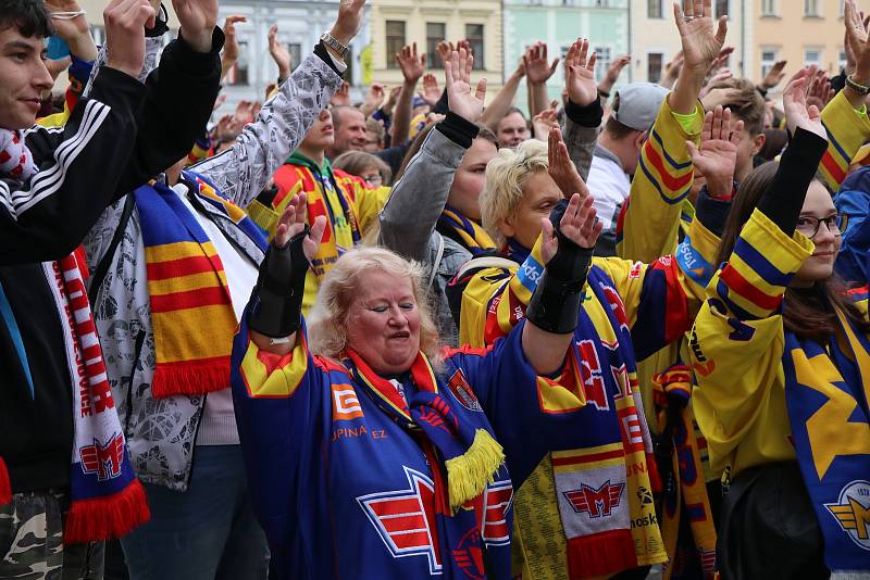 Fanoušci Motoru České Budějovice prošli v průvodu městem.