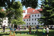 Bohatý program nabídly od pátku do neděle slavnosti v Třeboni. Nechyběl trh na náměstí v historickém centru nebo hrátky pro děti v zahradě zámku.