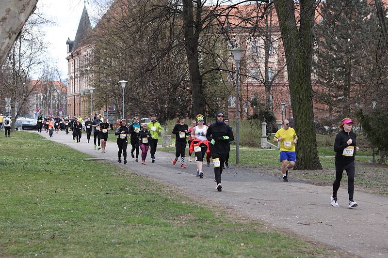 Ulice Českých Budějovic zaplavili účastníci ČEZ Run Tour.