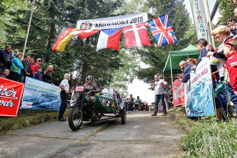 Sobotu si užili milovníci starých aut a motorek s Rallye Křivonoska.