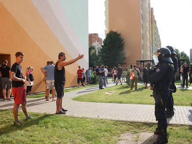 Demonstrace na Máji 13. července.