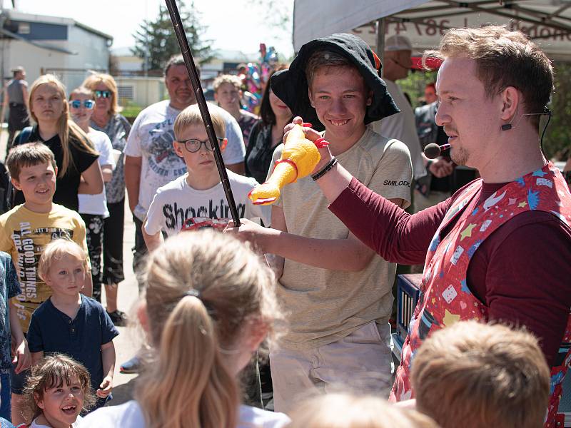 Vítání léta, výstava nožů a motoshow