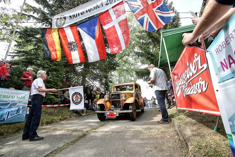 Sobotu si užili milovníci starých aut a motorek s Rallye Křivonoska.