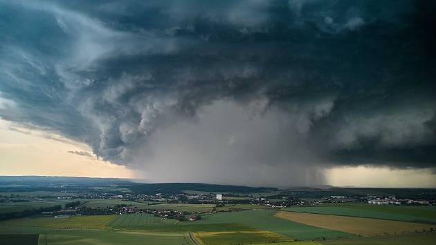 Bouře nad Českem. Ilustrační foto.