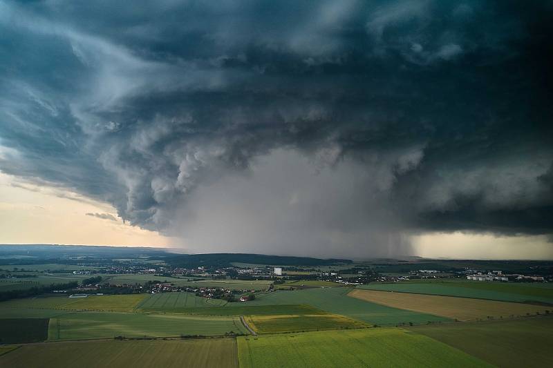 Bouře nad Českem. Ilustrační foto.