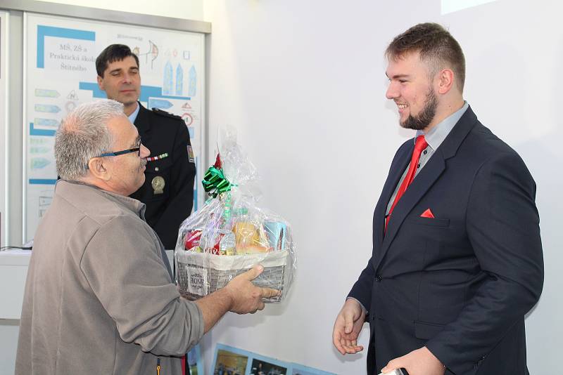 „KLIKA,  že jste jel kolem,“ dojatě opakoval Antonín Bebr. „Nebyl jsem tam sám,“ poukazoval Jan Jirka.