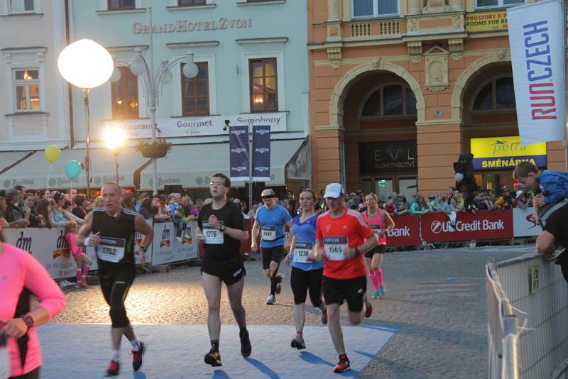 Závodníci Mattoni 1/2Maratonu 2016 v Českých Budějovicích.