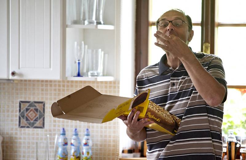 Komedie Zdeňka Trošky Babovřesky se v jižních Čechách natáčí už několik týdnů. Teď přišla řada na fackovací scénu, kdy přes „ústa“ dostal starosta Babovřesk Stehlík, kterého hraje Pavel Kikinčuk.