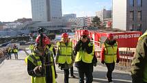 Zvětšené a modernější obchodní centrum na budějovické Pražské třídě se otevře koncem října.