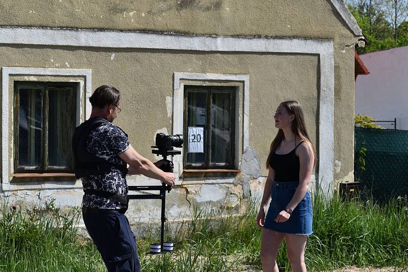 Ve čtvrtek natáčeli v Třebíně na Českobudějovicku videoklip. Roli v něm dostali i volejbalisté Jihostroje.