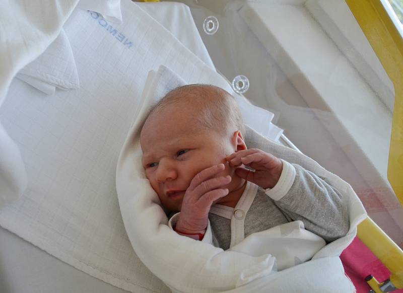 Antonie Fürbachová se narodila 23. 8. 2020 ve 14.16 hodin. Při narození vážila 3150 g a měřila 49 cm. Vladislava Nosková a Jiřího Fürbach žijí v Dubu.