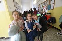 Třída pro ukrajinské děti, které spolu s rodinami prchly před válkou ze své vlasti, se v pondělí otevřela v základní škole v budějovické Nové ulici.