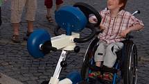 Radek Šimek je kvůli dětské mozkové obrně upoután na invalidní vozík. 
