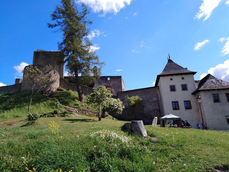 Hrad Landštejn své brány otevřel už 11. května, k výletům láká hlavně za pěkného počasí.