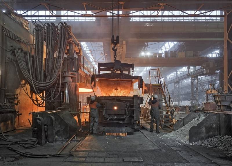 Slévárnu v provozu SCB Foundry v Českých Budějovicích zachytil v roce 2013 známý industriální fotograf Viktor Mácha, snímky zveřejňujeme s jeho laskavým svolením.