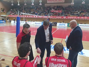 Trenér volejbalistů Vojtěch Zach nabádal hráče, aby si vyřídili voličský průkaz