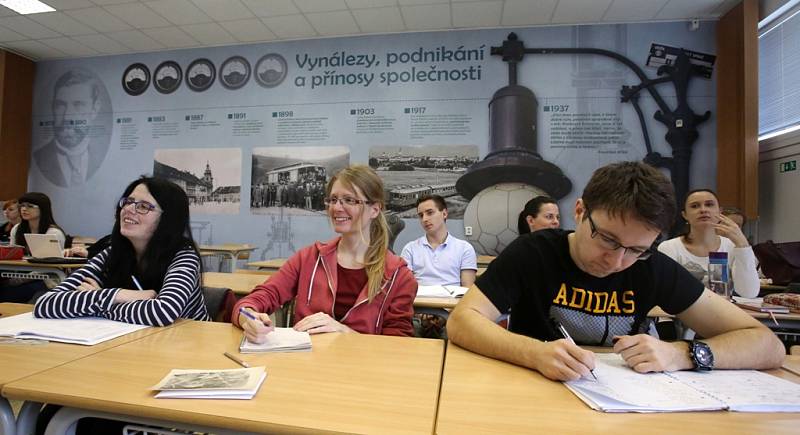 Nová učebna připomíná studentům Ekonomické fakulty českého vědce.