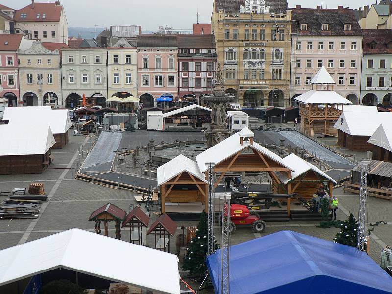 Atmosféra adventu na budějovickém náměstí.