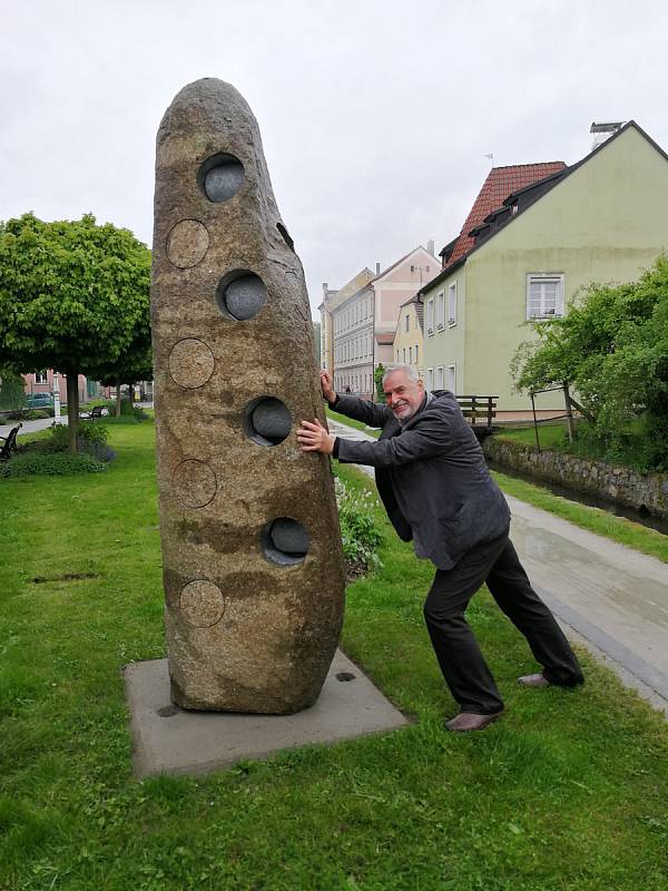 Třeboňský sochařský svět zdobí jihočeské malebné město už jen pár dní.