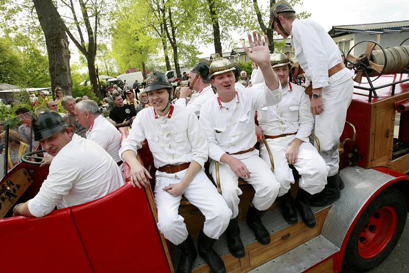 42. ročník Mezinárodní veterán rallye, kterou pořádá českobudějovický AMK a Veterán car club v areálu kempu Křivonoska.