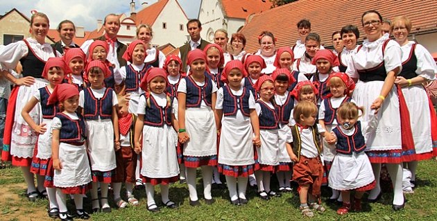 Folklórní soubor Bystřina.