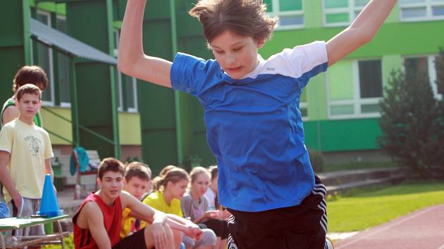 Studenti pěti českobudějovických škol si to rozdali v krajském kole soutěže o Odznak všestrannosti olympijského vítěze. Zvítězila ZŠ Kubatova.