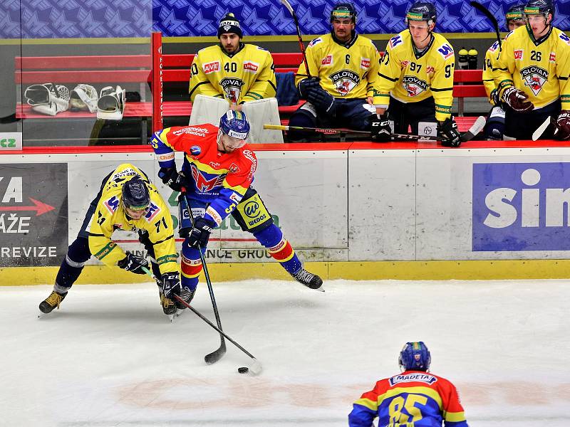 Motor hostil soupeře z Ústí nad Labem.