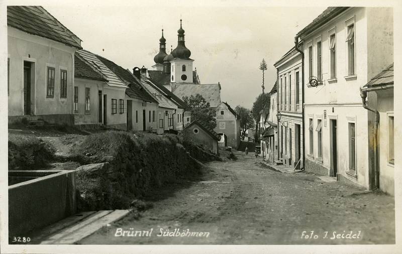 Novohradsko pohledem legendárních českokrumlovských fotografů Josefa a Františka Seidelových.