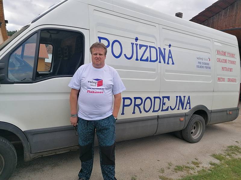 Bohumil Pidrman, 52 let, majitel pojízdné prodejny, Dešná, člen Volný blok.