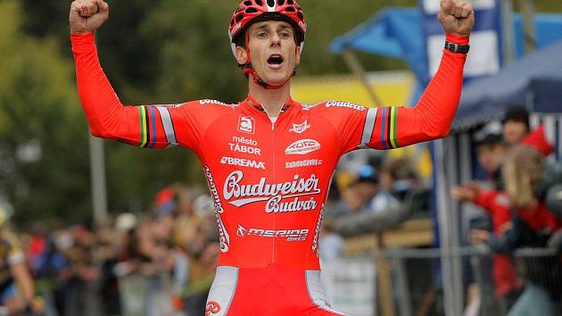 Martin Bína z Budvaru Tábor, čtvrtý z mistrovství světa v cyklokrosu, byl v pondělí v anketě Deníku jižní Čechy vyhlášen nejlepším jihočským sportovcem roku.