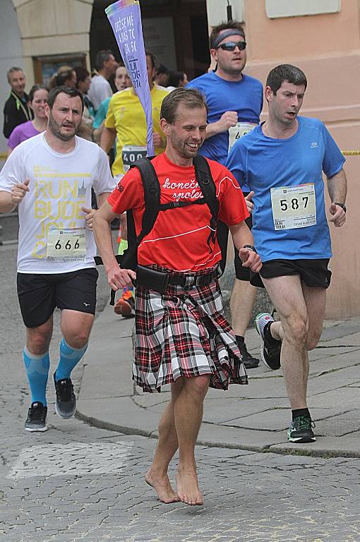 Běžecký závod RunTour přilákal do Českých Budějovic tisíce běžců.