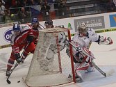 Vyprodaná Budvar aréna v Českých Budějovicích sleduje úvodní zápas Českých hokejových her mez Finskem a Českou republikou.