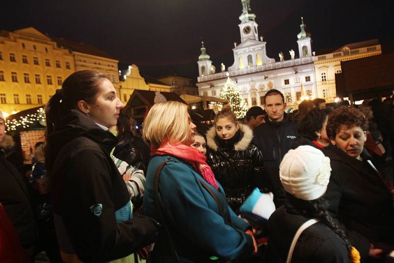 Rozsvícení vánočního stromečku a adventní trhy na českobudějovickém náměstí.