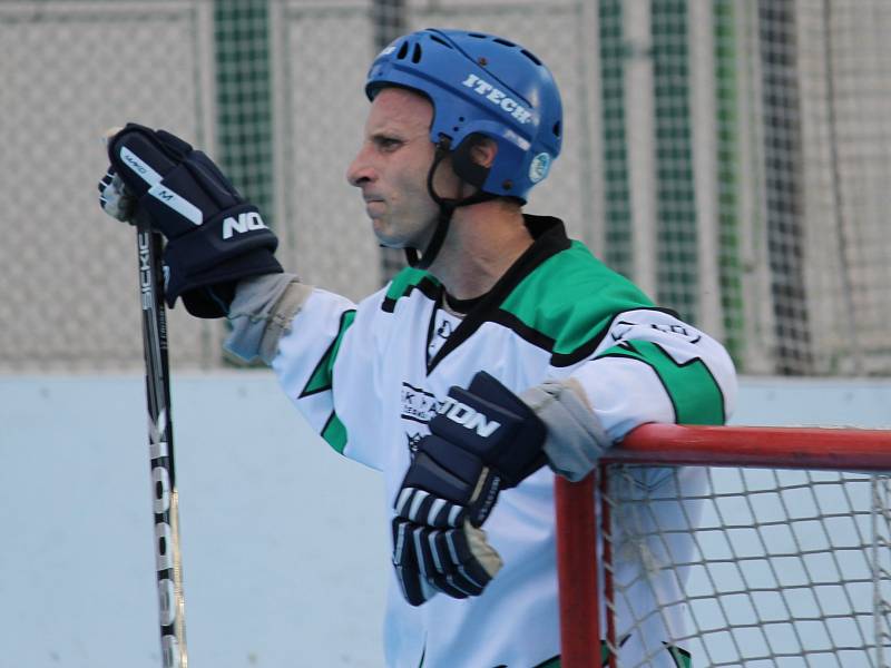 I druhé městské derby zvládla ve čtvrtfinále II. NHbL lépe Betonova. Porazila Pedagog České Budějovice 4:1 a v roli obhájce titulu postoupila do semifinále play off.