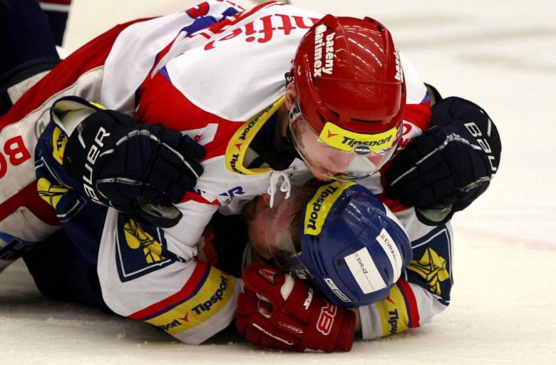 Čtrvtfinále playoff  hokejové O2 ELH mezi HC Mountfield České Budějovice a HC Vítkovice Steel. 