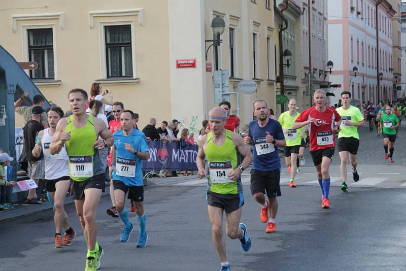 Závodníci Mattoni 1/2Maratonu 2016 v Českých Budějovicích.