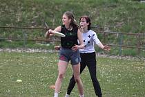 Turnaj juniorů v ultimate frisbee v Českých Budějovicích.